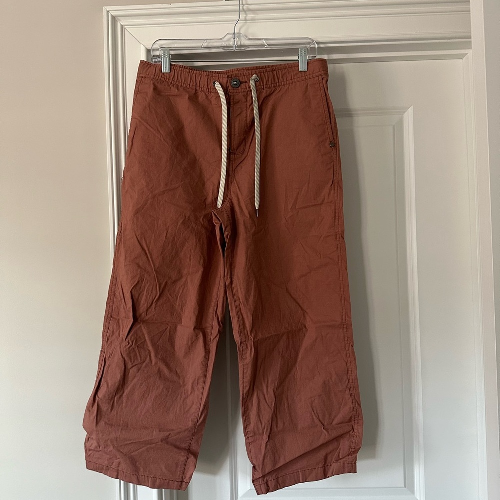 Vuori cropped utility pants
